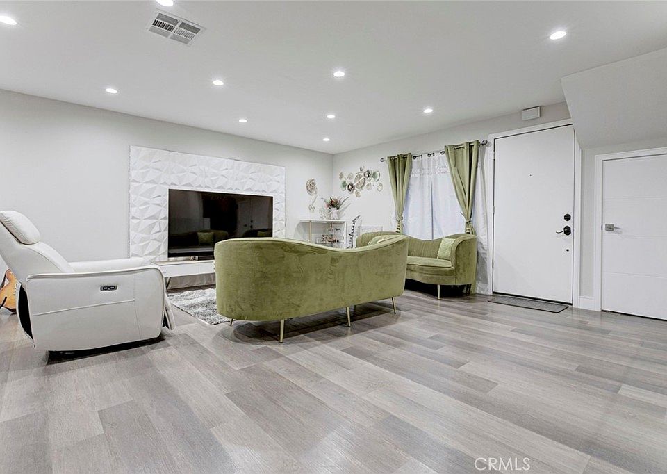 1st image of 1881 Alpha Rd APT 17