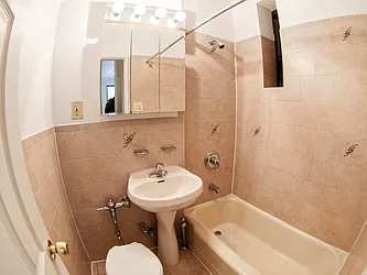 Rented by Urban Real Estate Inc