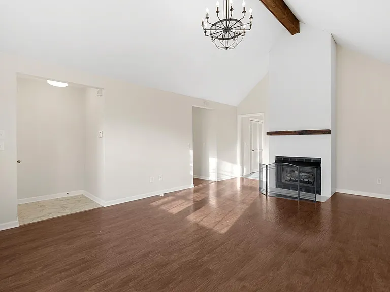 805 Fitzpatrick Rd — Photo 3