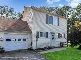 5 Desiree Ct, Howell, NJ 07731