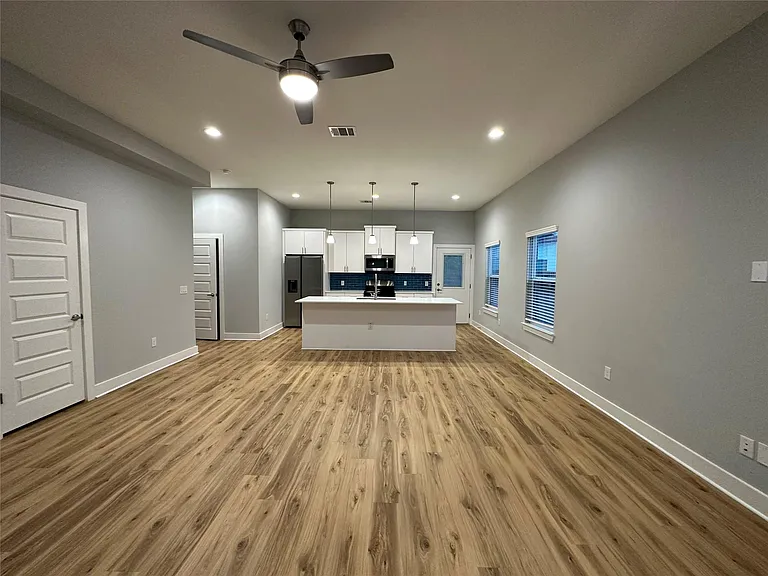 6014 Fairway St — Photo 7