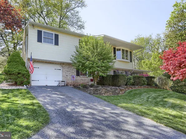 50 Locust Cir, Etters, PA 17319