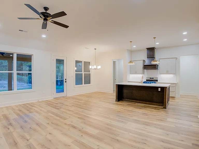 77 Kings Pond Cv — Photo 5