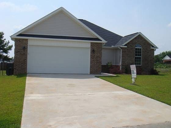 1st image of 331 Laurel Woods Dr