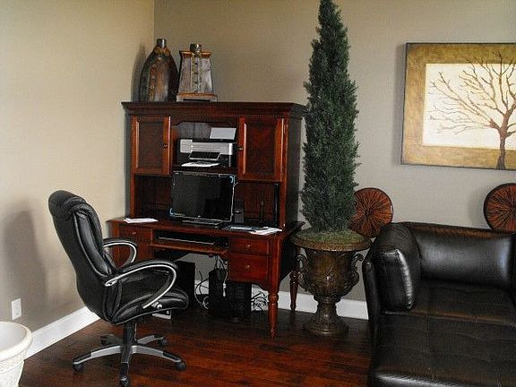 3rd image of 4404 Emerald Palms Ln