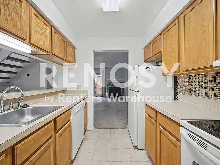 5310 Lake Victoria Arch — Photo 6