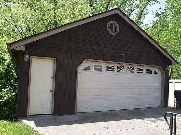 3rd image of 3224 Deer Path Ln