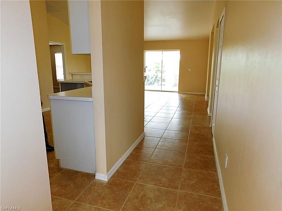 5th image of 121 John Ave S Unit 8