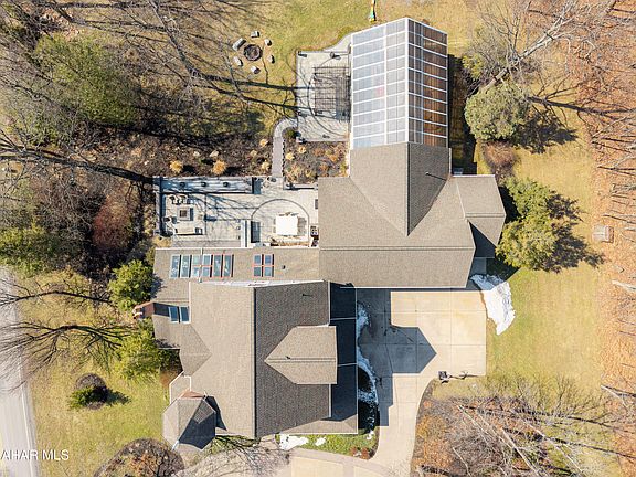 5th image of 207 Stonehedge Rd