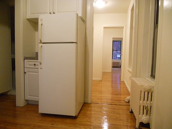 2nd image of 221 W 15th St APT 3FW