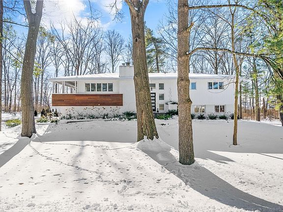 3rd image of 5909 Whitman Rd