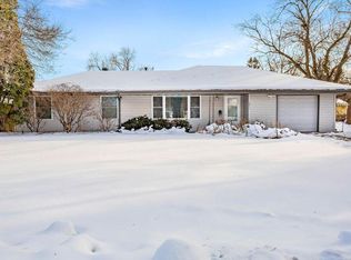 1611 E 88th St, Bloomington, MN 55425