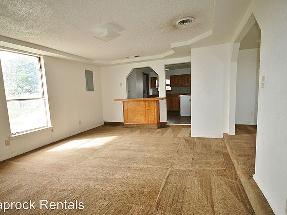 4th image of 200 Weatherford St