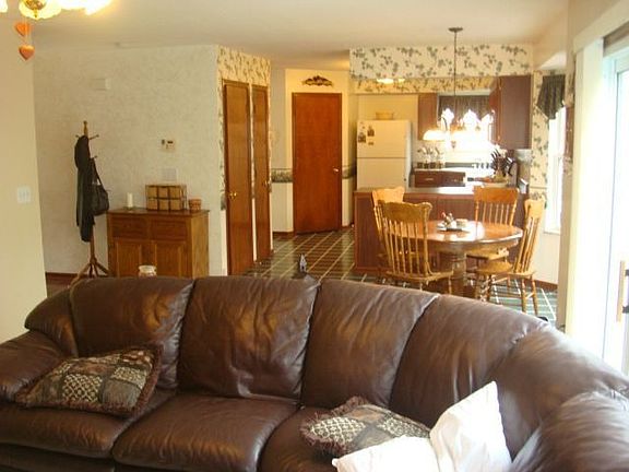 3rd image of 4223 Crispin Ct