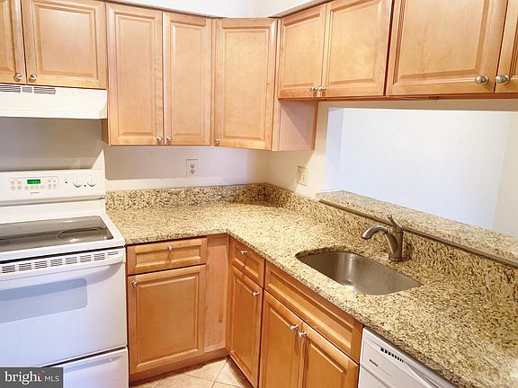 3rd image of 6943 Mary Caroline Cir #E
