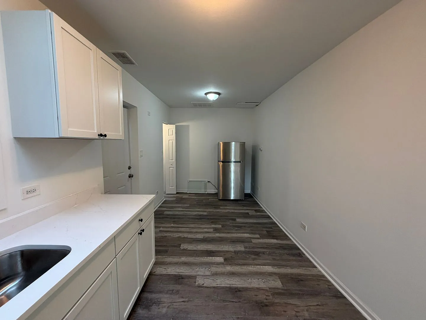 27 E Park Blvd — Photo 4