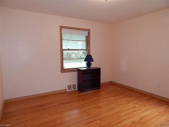 3rd image of 13308 Woodward Blvd