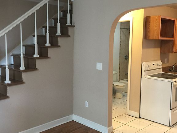 5th image of 1006 E 10th St APT 3