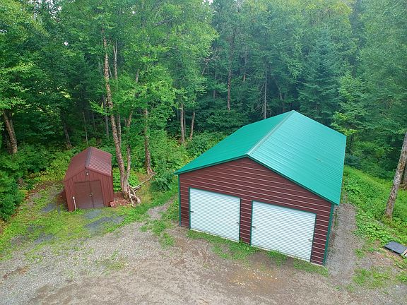 4th image of 1879 Caribou Road