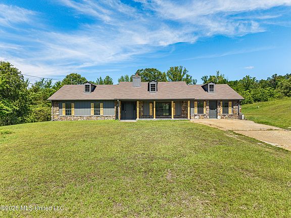 2nd image of 816 Chulahoma Rd