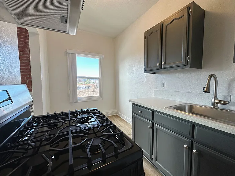 Studios available in East Hollywood, Los Angeles — Photo 9