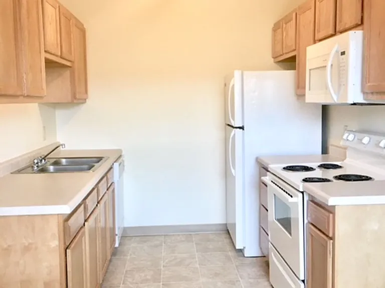 500 Glendale Blvd — Photo 17
