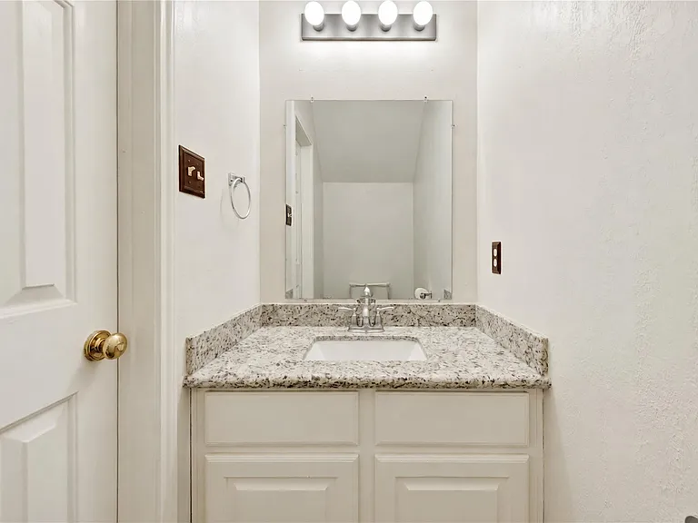 1107 Magnolia Woods Ct — Photo 23