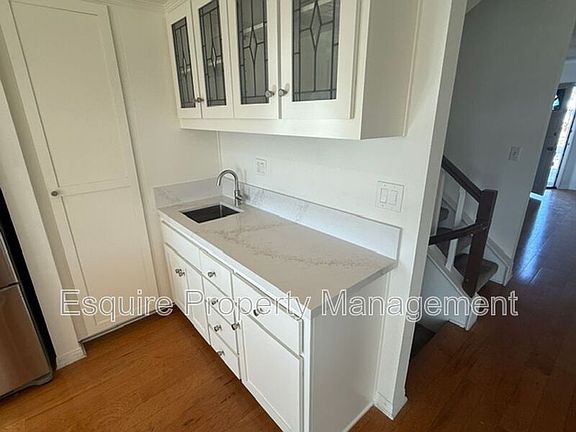 4th image of 2847 Harbor Blvd #1