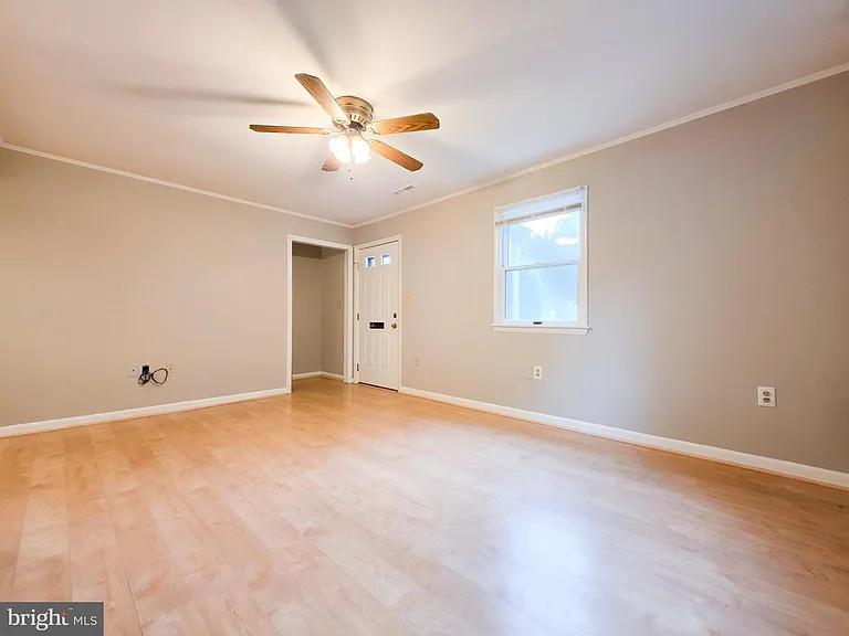 2419 Fairhaven Ave — Photo 5
