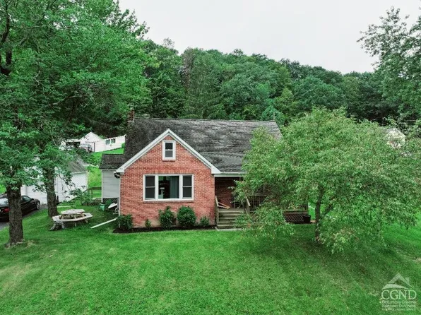 61 Circle Drive, West Coxsackie, NY 12192