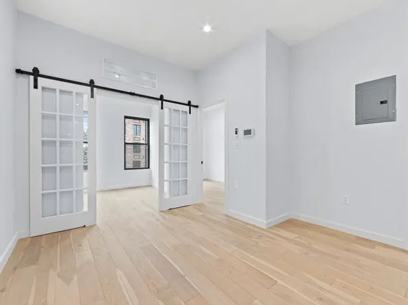 1091 Rogers Avenue image 1 of 8