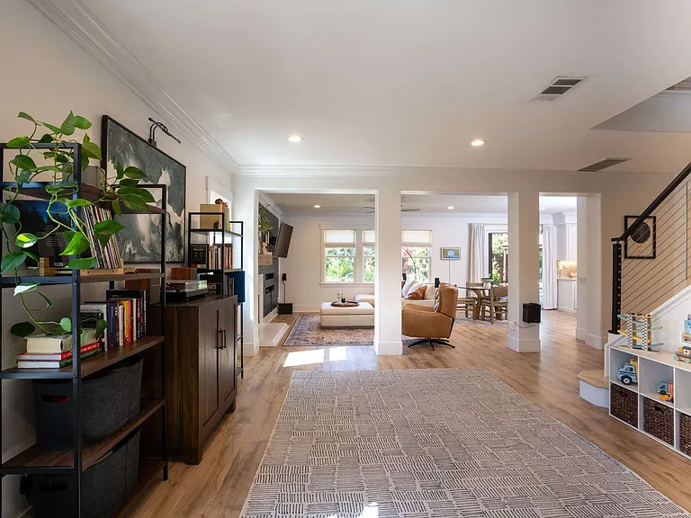 33896 Calafia St — Photo 2