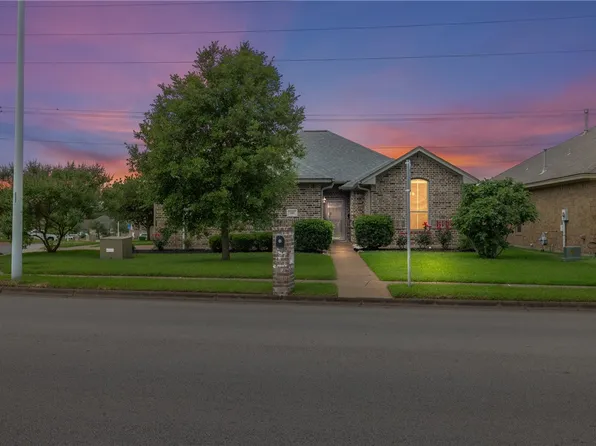 3401 Broadmoor Dr, Bryan, TX 77802