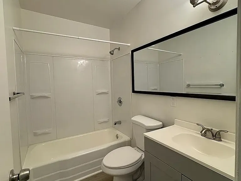 8650 Hurlbut St — Photo 11