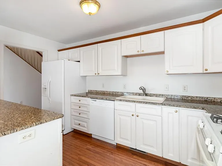 1172 Heron Ct — Photo 6
