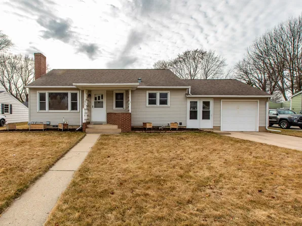 919 10th Ave NE, Rochester, MN 55906