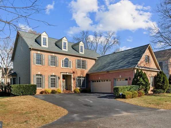 7577 Venture Dr, Alexandria, VA 22315