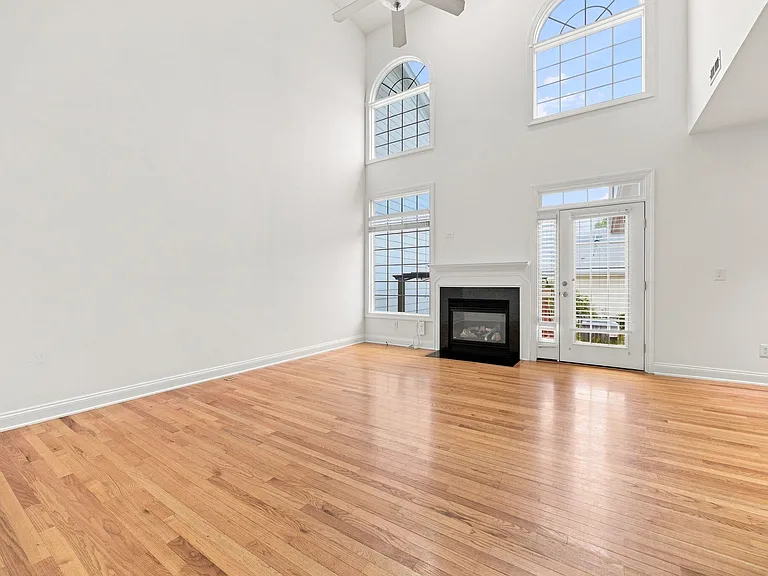 401 Waverly Hills Dr — Photo 4