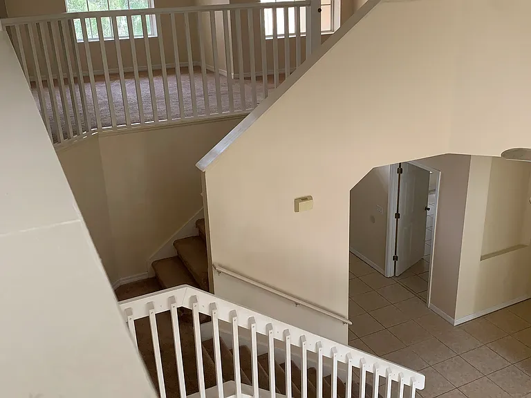 48 Cordona Dr — Photo 3