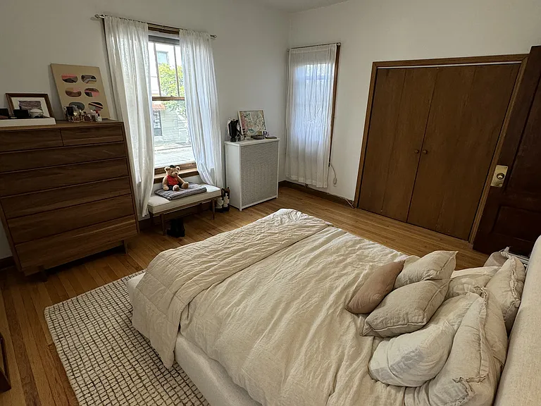 1653 E 55th St #1 — Photo 7