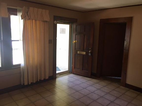 2nd image of 304 Conella St
