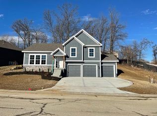 11208 Cernech Rd, Kansas City, KS 66109