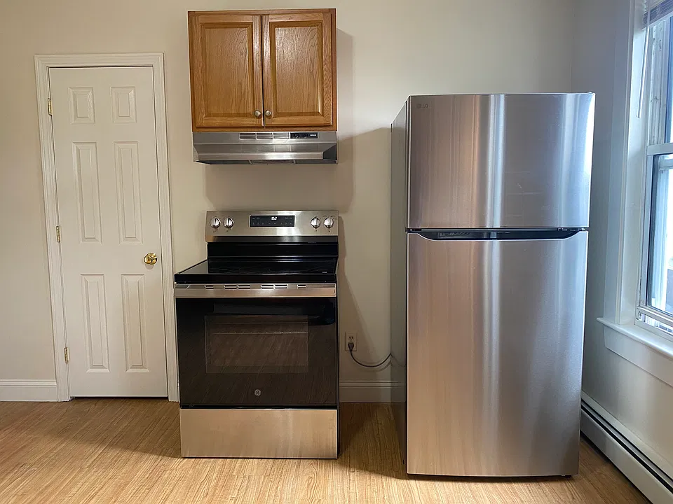 Kitchen, Brand New Fridge and Oven Range