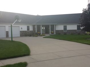 1366 Eagle Crest Ct, Saginaw, MI