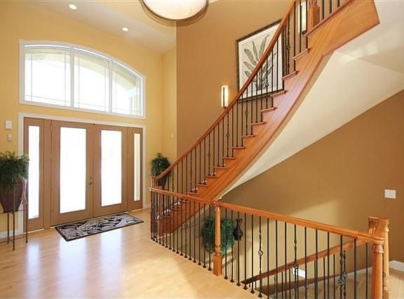 4th image of 9713 Hill Creek Dr