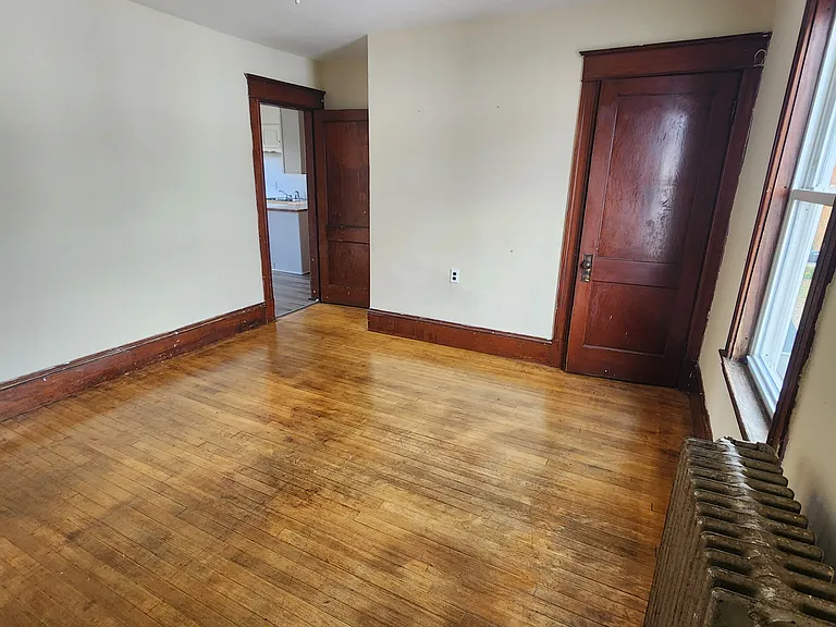 33 Bradley St #3R — Photo 5