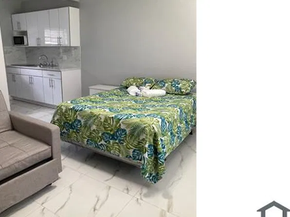 83 W 8th St, Hialeah, FL 33010