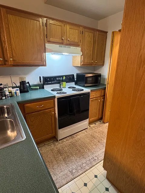 2 bed, 925 sqft, $895 — Photo 2