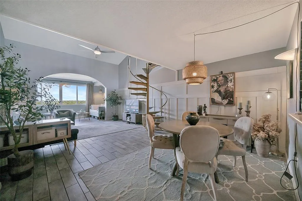 3 bed, 3.0 bath, 1988 sqft, $3,250 — Photo 4