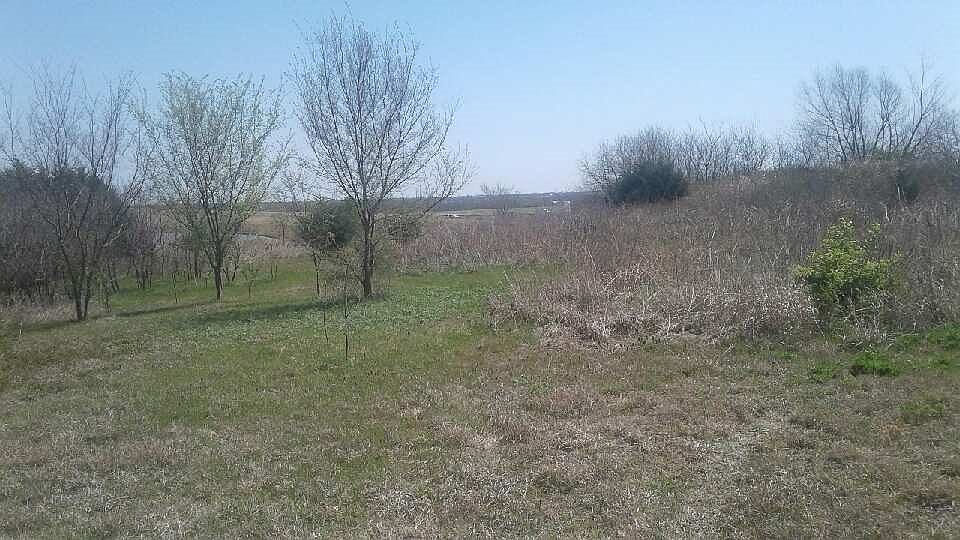 2nd image of E Eseco Rd